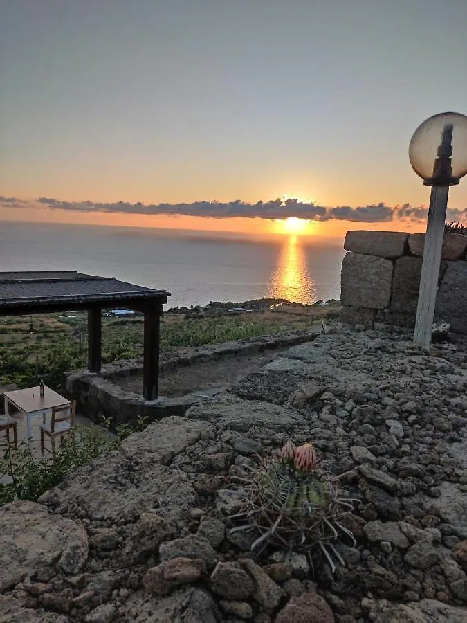 Hotel Dammusi Il Carrubo Kamma Affittacamere