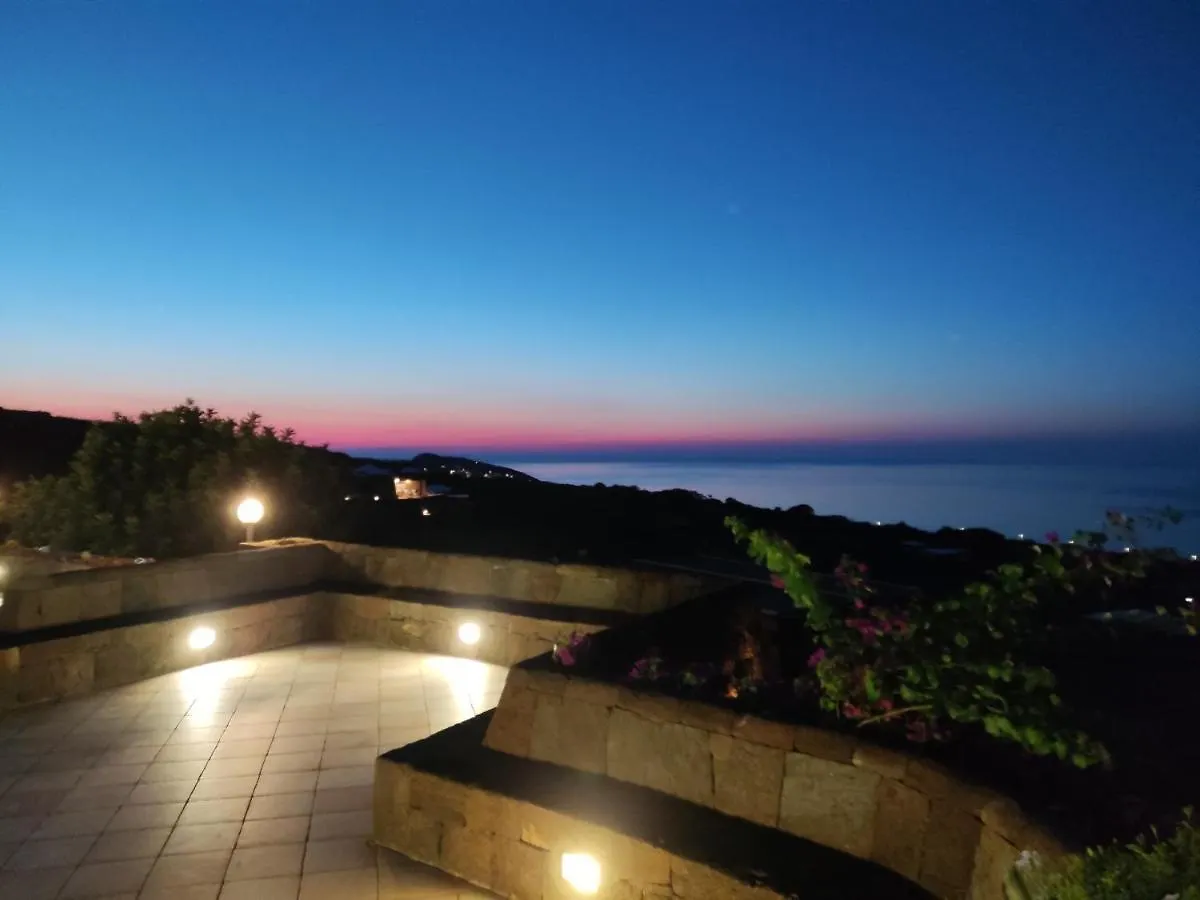 Hotel Dammusi Il Carrubo Kamma 0*,  Italia