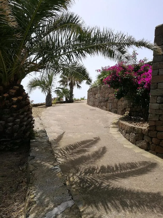 Affittacamere Hotel Dammusi Il Carrubo Kamma