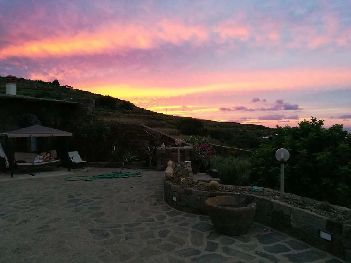 Hotel Dammusi Il Carrubo Kamma Penzion