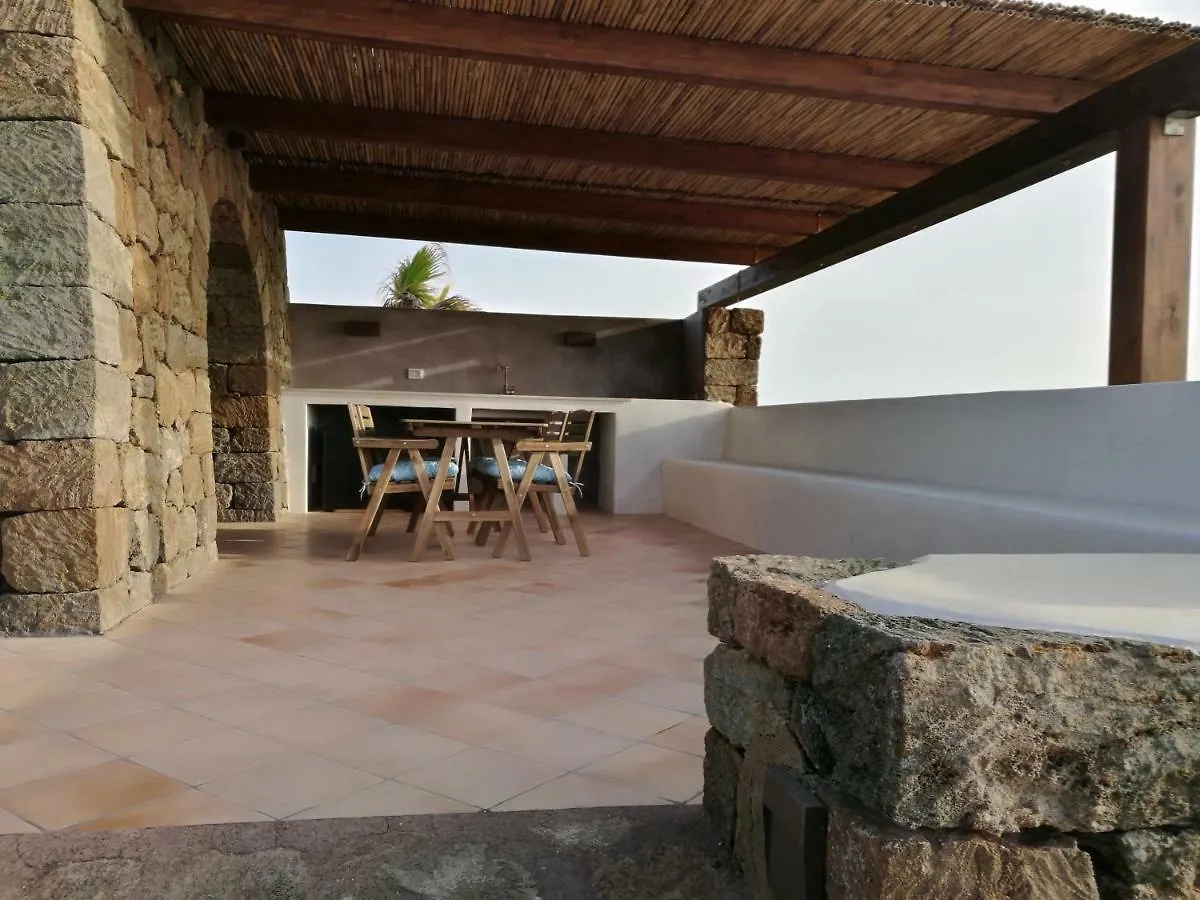 Penzion Hotel Dammusi Il Carrubo Kamma