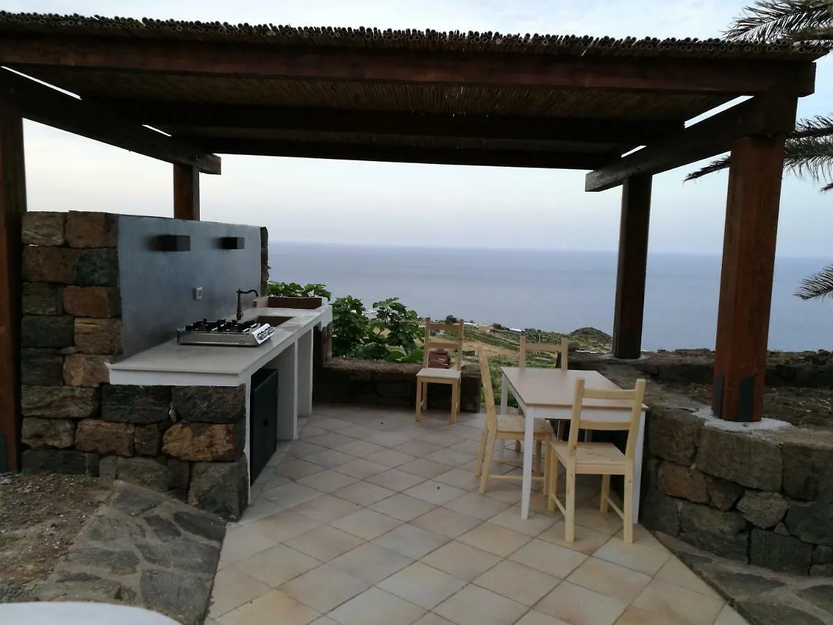 Hotel Dammusi Il Carrubo Kamma 0*,