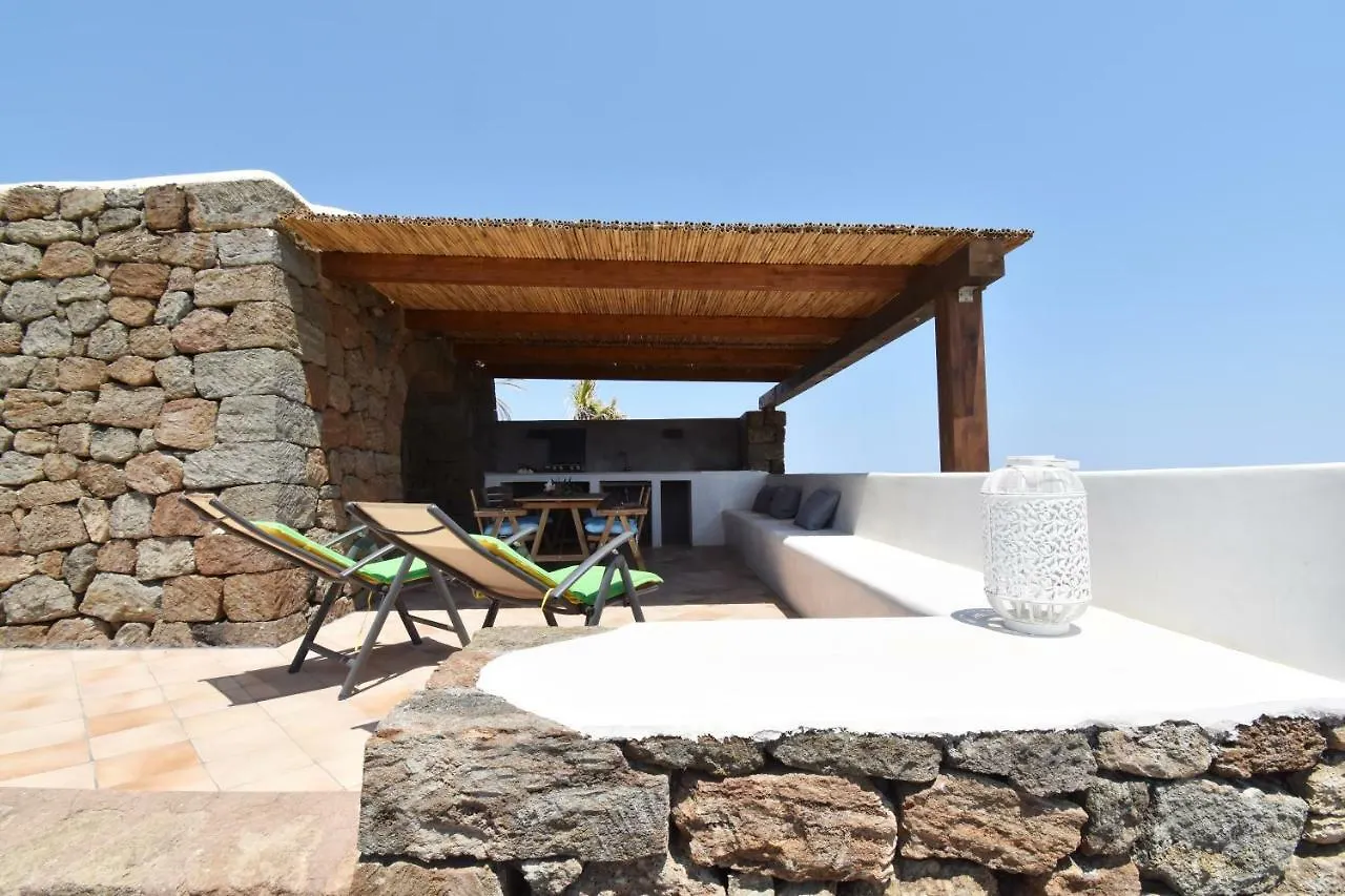 Hotel Dammusi Il Carrubo Kamma 0*,
